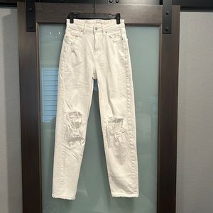 White American Eagle mom Jeans